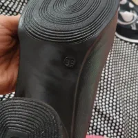 کفش سایز ۳۹