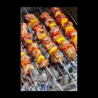 استخدام کباب‌پز و کمک آشپز با جای خواب