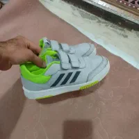 دو جفت کتونی آدیداس با کتونی ولنتینیو