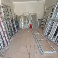 دروپنجره سازیرحیمی با فرم اهنی و شیشه وغیره..