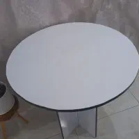 یک عدد میز گرد با قطر ۷۰ و قدی هم ۷۰|میز و صندلی غذاخوری|رشت, گلزاران|دیوار