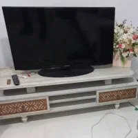 تلویزیون و میز تلویزیون