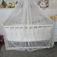 تخت نوزاد چوبی