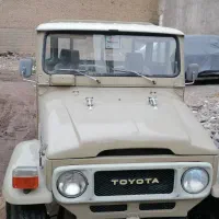 تویوتا لندکروز