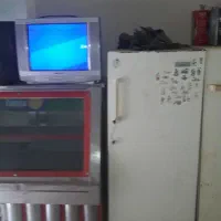 یک عدد یخچال ویترین یک عددتلویزیون ۲۱پنج عددیخچال