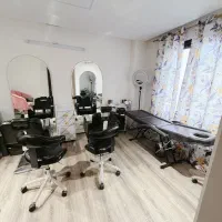 اجاره میز ناخن و تخت مژه|اجارهٔ دفتر کار، اتاق اداری، مطب|تهران, ظفر|دیوار