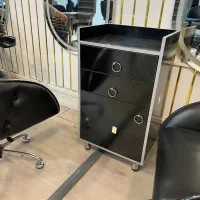 کولرسرشور میزناخن تخت ترولی تابوره صندلی کمدآینه|آرایشگاه و سالن‌های زیبایی|مشهد, فردوسی|دیوار
