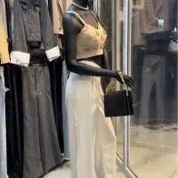 ۴ عدد مانکن زنانه