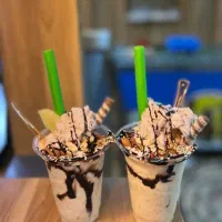 استخدام نیرو در کافه