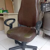 صندلی اداری نو و تمیز