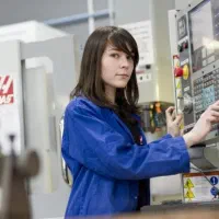 استخدام اپراتور سی ان سی خانم