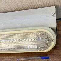 دیواری سرویس بهداشتی و‌حمام و محوطه