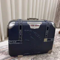 چمدان کلکسیونی خارجی کاملا سالم و تمیز