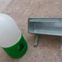 یه تعداد لونه و دونخوری و آبخوری دست دوم|لوازم جانبی حیوانات|میبد, |دیوار