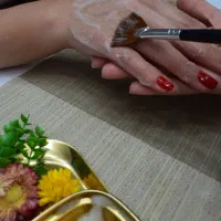 پاکسازی  و جوانسازی تخصصی  دست