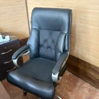 فروش میزکنفراس و‌صندلی مدیریت و مبلمان و میز