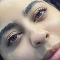 لیفت و اکستنشن مژه حرفه‌ای با تخفیف ویژه