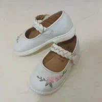 عروسکی بچگانه