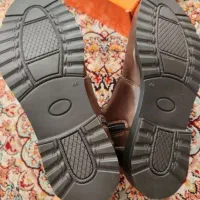 نیم بوت چرم.معاوضه با کتونی