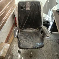 صندلی اداری و انتظار