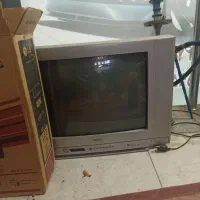 دو عدد تلویزیون