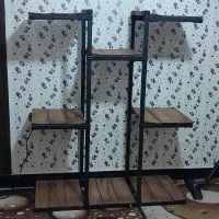 استند گل و گیاه فلزی با کف چوبی