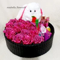 دسته گل با عروسک های کیوت برای ولنتاین