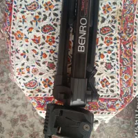سه پایه بنرو