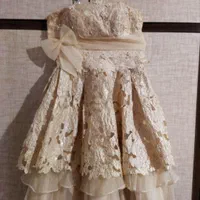 تعدادی لباس مجلسی|لباس|میانه, |دیوار