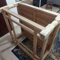 کرسی چوبی و گلیم و جاجیم