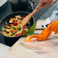 آشپزی و نظافت منزل، ۲ روز در هفته