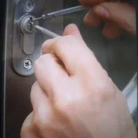 کلیدسازی بازکردن قفل در شبانه روزی در کل اصفهان|خدمات پیشه و مهارت|اصفهان, روشن‌دشت|دیوار