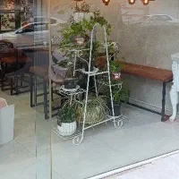 استند گل به همراه گلدان سفالی و سرامیکی