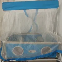 گهواره نوزاد کاملا سالم