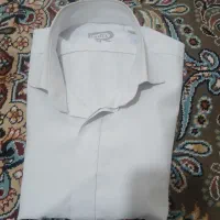 کت و شلوار،و پیراهن سفید