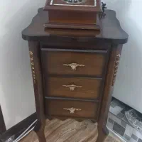 تلفن ومیز تلفن