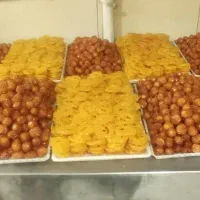 نیازمند فروشنده خانم