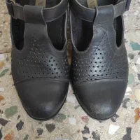 کفش های چرم در حد نو