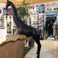 مجسمه ذرافه بزرگ