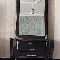 آینه کنسول تمیز در حد صفر