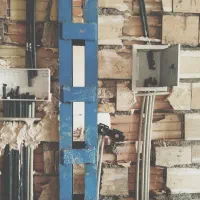 برقکار،نصب لوستر، نصب آیفون