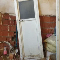 درب حمام و دستشوی