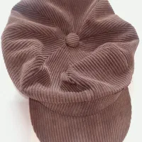 کلاه|لباس|قائن, |دیوار