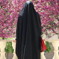 چادر مشکی دوخته شده