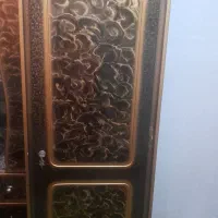 کمد لباسی همراه با ویترین