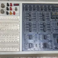 دستگاه آموزشی و تست دیجیتال و مدار منطقی