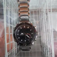 ساعت Forecast سه موتوره