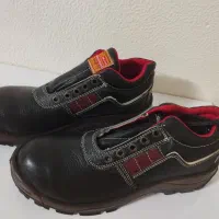 کفش ایمنی|کیف، کفش، کمربند|شاهین‌شهر, شهرک گلدیس|دیوار