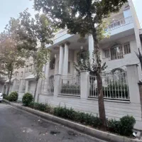 ویلایی-دربستی-3طبقه-حیاط-دار-قابل-سکونت