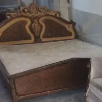 تخت ۲ نفره چوبی بهمراه ۲ عدد مبل